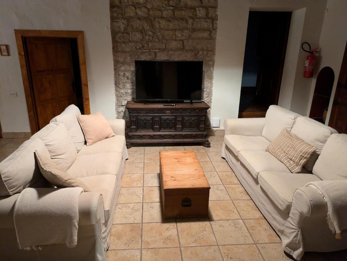 Masia Cal Millas - Turisme Rural Castellfullit de Riubregos Kültér fotó
